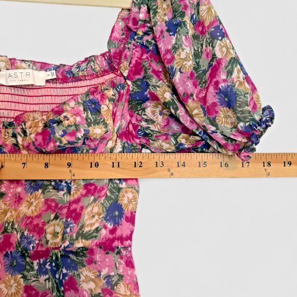 ASTR the label Dress Floral Smocked Pink Puff Sleeve Lined Size Women’s Sm - Picture 5 of 8